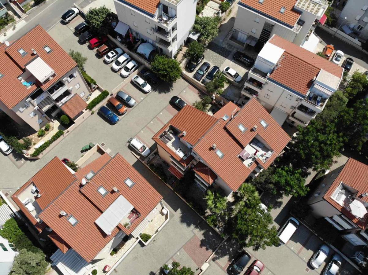 Apartman Valkira Novalja - Moderan Smjestaj S Pogledom Blizu Zrca Экстерьер фото